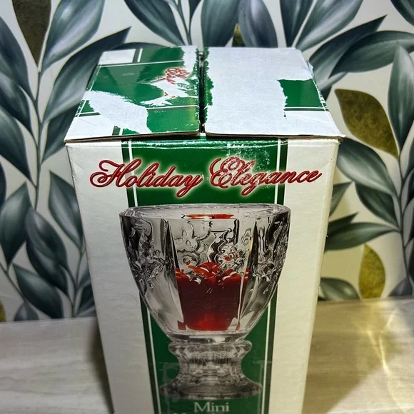 St. George Crystal “Holiday Elegance” Mini Hurricane Candle Holder - Picture 6 of 7